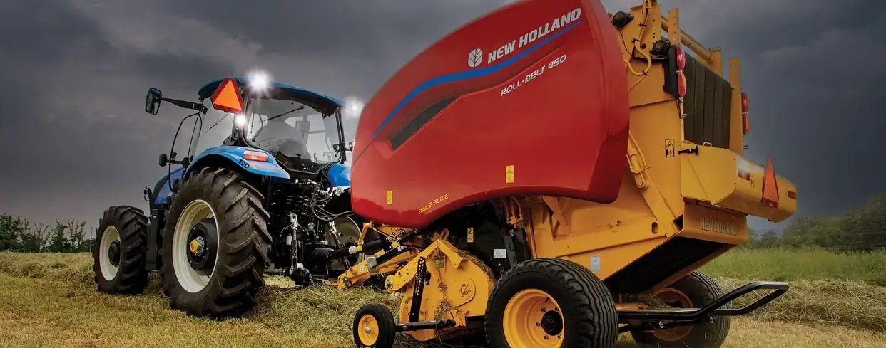 New Holland Roll Belt™ Round Balers 560