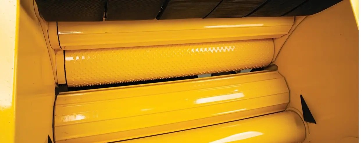 New Holland Roll Belt™ Round Balers 560