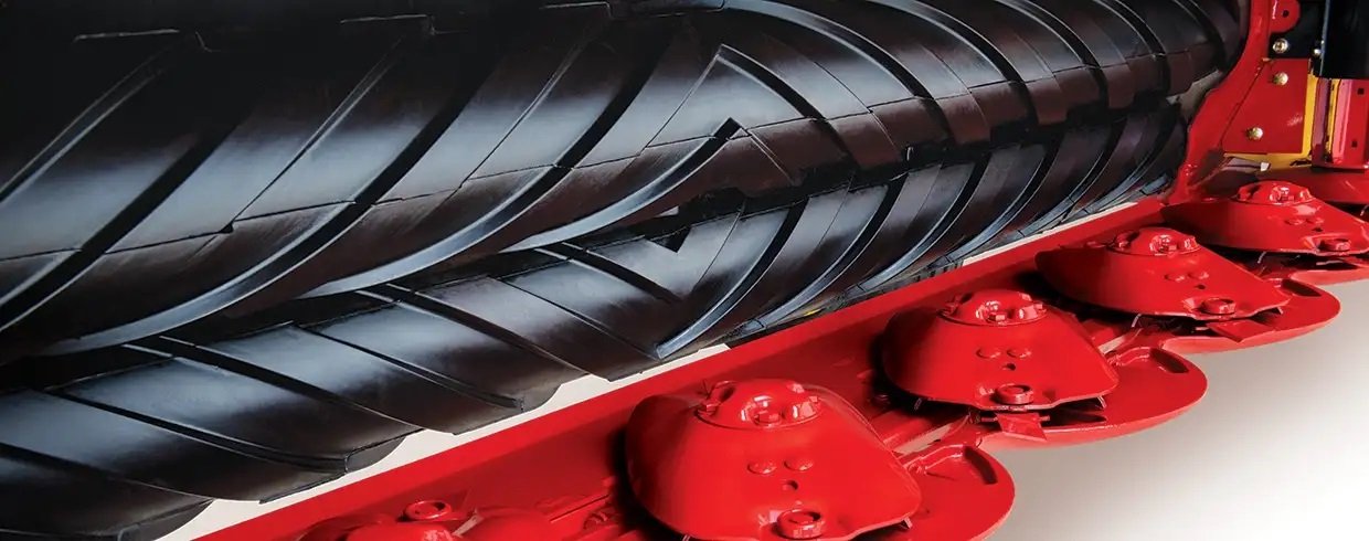 New Holland Discbine® PLUS Center Pivot Disc Mower Conditioners Discbine® 316 PLUS