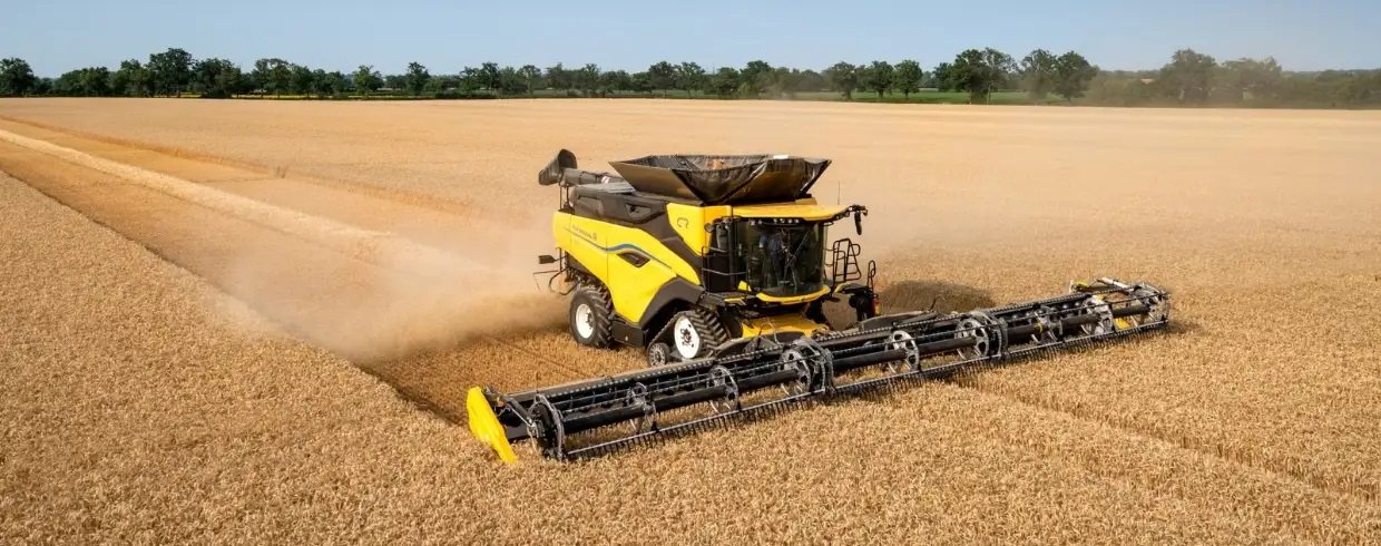 New Holland Next Generation CR Series Twin Rotor® Combines CR11