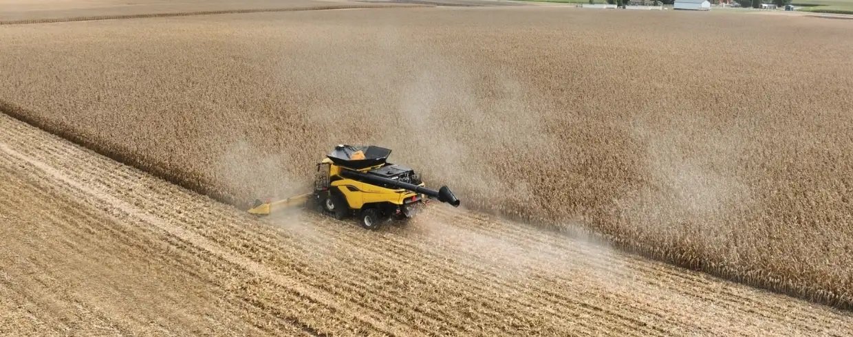 New Holland Next Generation CR Series Twin Rotor® Combines CR11