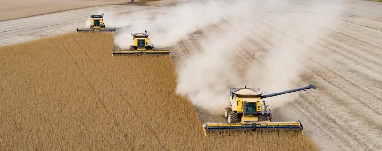 New Holland CR Series Twin Rotor® Combines CR9.90 Aggressive Shake