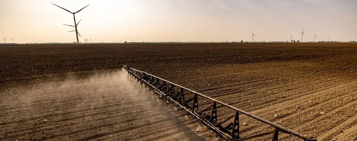 New Holland Guardian™ Front Boom Sprayers SP310F