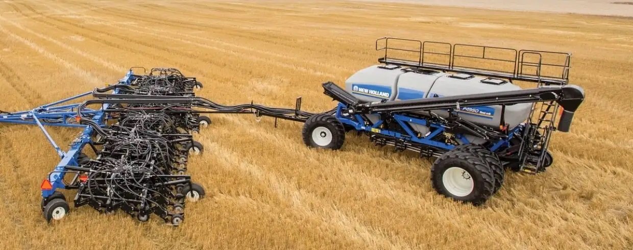 New Holland Flexi Coil® P Series Air Carts Flexi Coil® P2350