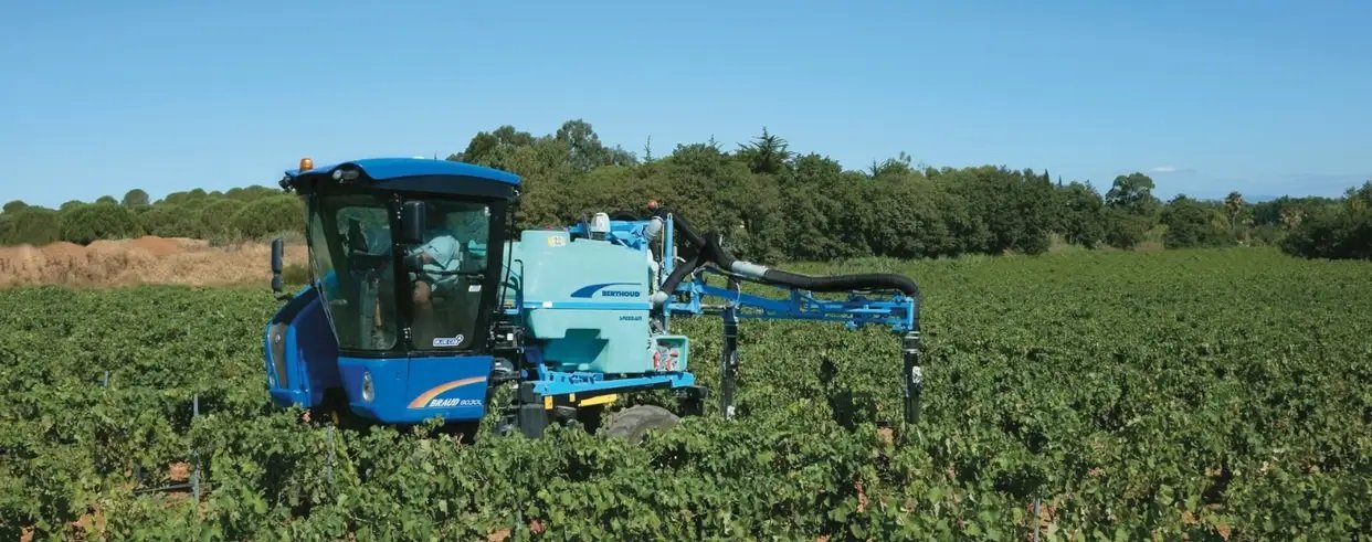 New Holland Braud High Capacity Grape Harvesters Braud 9070M