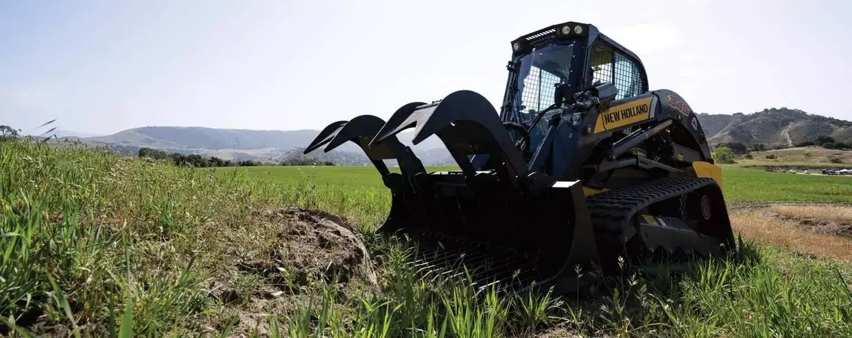 New Holland Compact Track Loaders C345