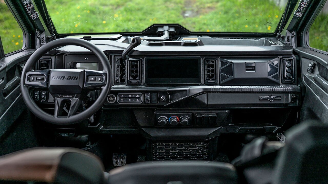 2026 Can Am Defender MAX Limited HD11 Dark Wildland Camo