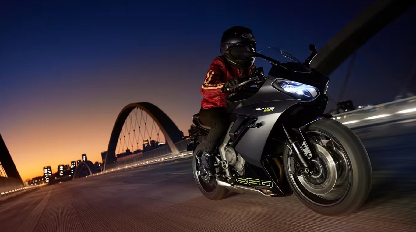 2026 Triumph Daytona 660 Satin Granite / Satin Jet Black | ATVs