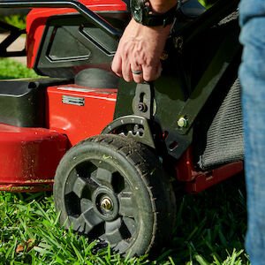 Toro 60V MAX* Revolution® 30 in. (76 cm) TurfMaster® Lawn Mower Battery Not Included