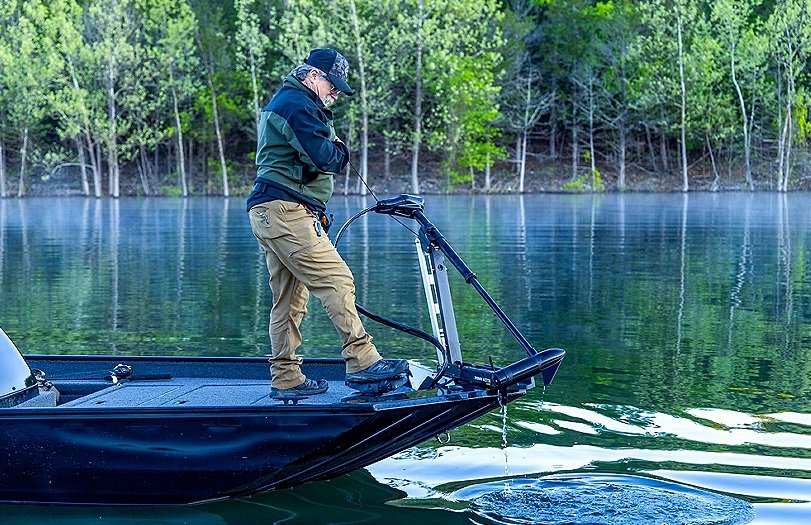 2026 Lowe Boats Skorpion 17 Candy Apple Red Exterior Gray Carpeted Interior