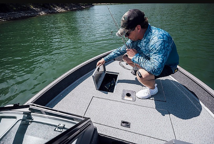 2026 Lowe Boats FM 1625 WT Metallic Black