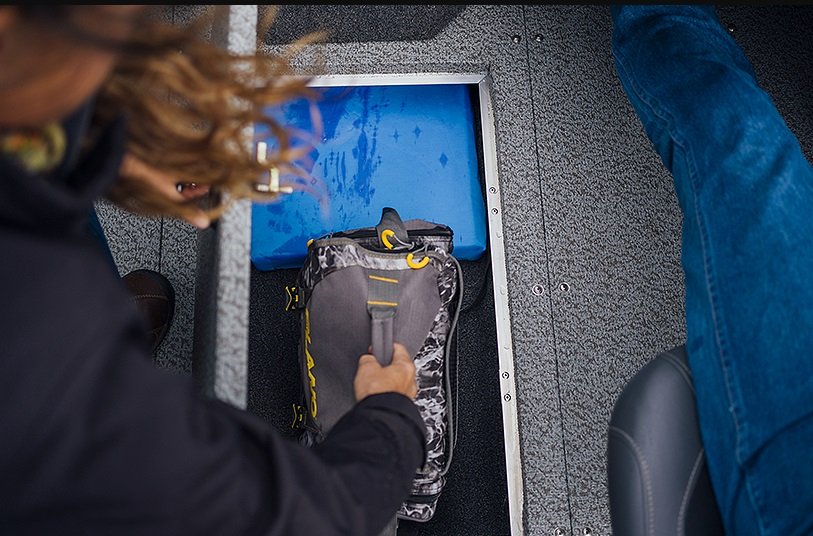 2026 Lowe Boats FS 1700 Metallic Blue