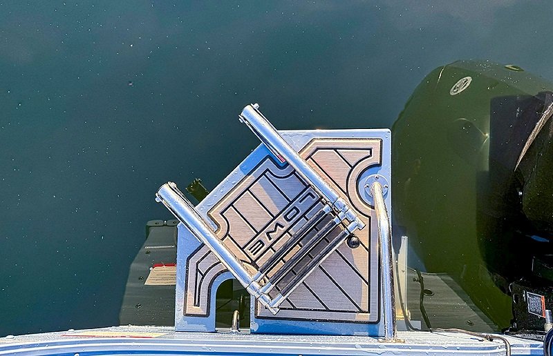 2026 Lowe Boats FS1875 Two Tone Black Base w/ Candy Apple Red Accent