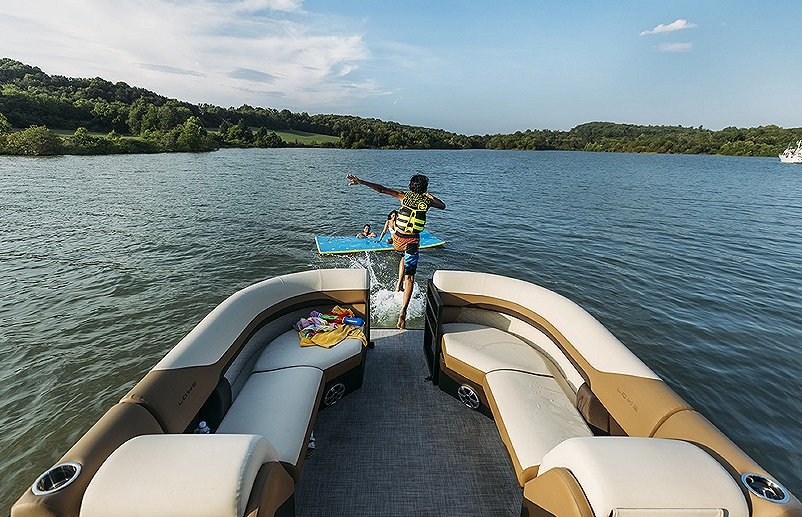 2026 Lowe Boats SS 230 CL Custom Graphic Black Metallic