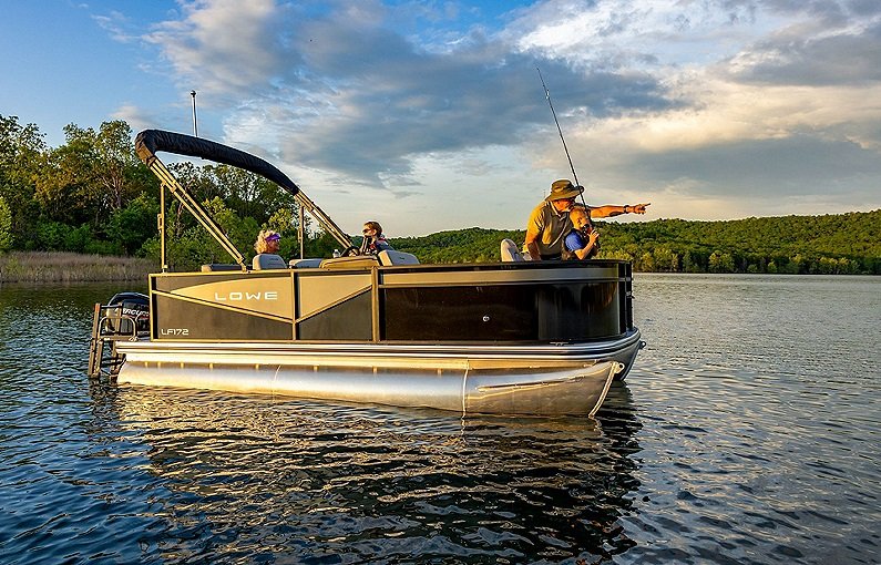 2026 Lowe Boats LF 172 Wineberry Metallic Fence
