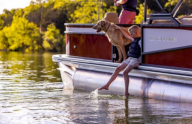 2026 Lowe Boats LF 214 Wineberry Metallic Fence