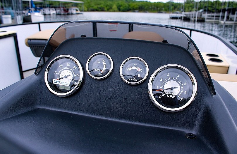 2026 Lowe Boats LF 194 Tan Upholstery with Monochrome Accents