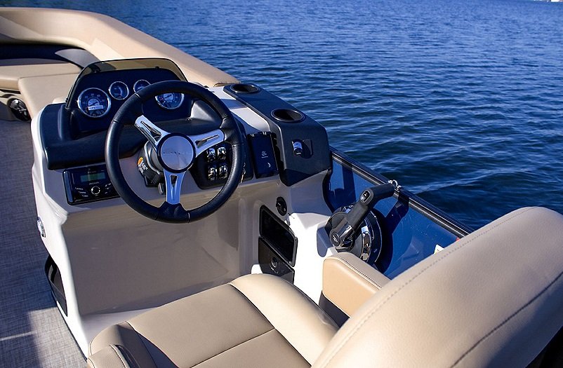 2026 Lowe Boats LF 232 White Metallic Fence