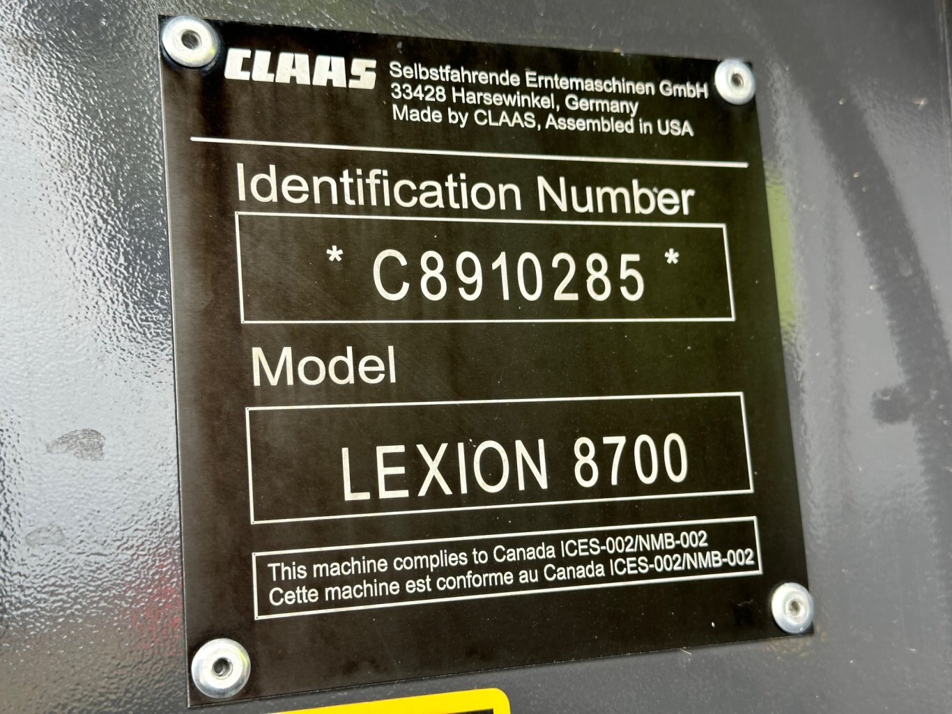2023 CLAAS LEXION 8700TT, 229 Hrs, Auto Lube