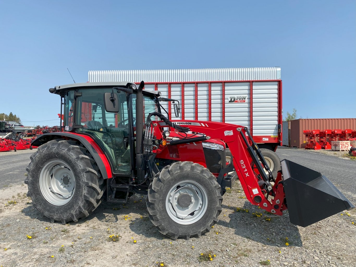 Massey Ferguson 4707 Utility Tractor with Cab