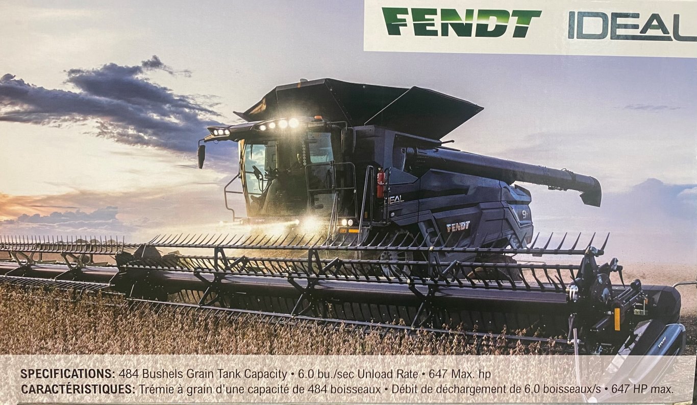 Fendt Ideal 9T Combine with Grain Head