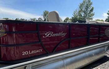 2024 Bentley 200 Legacy Cruise cw Mercury 60 Command Thrust