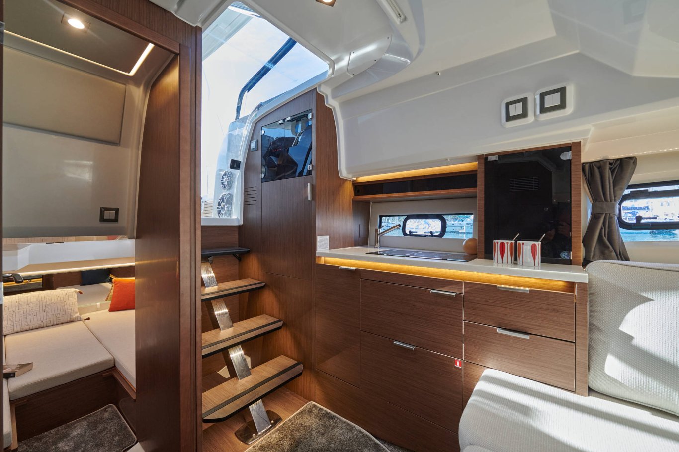 2026 Jeanneau Leader 10.5 WA