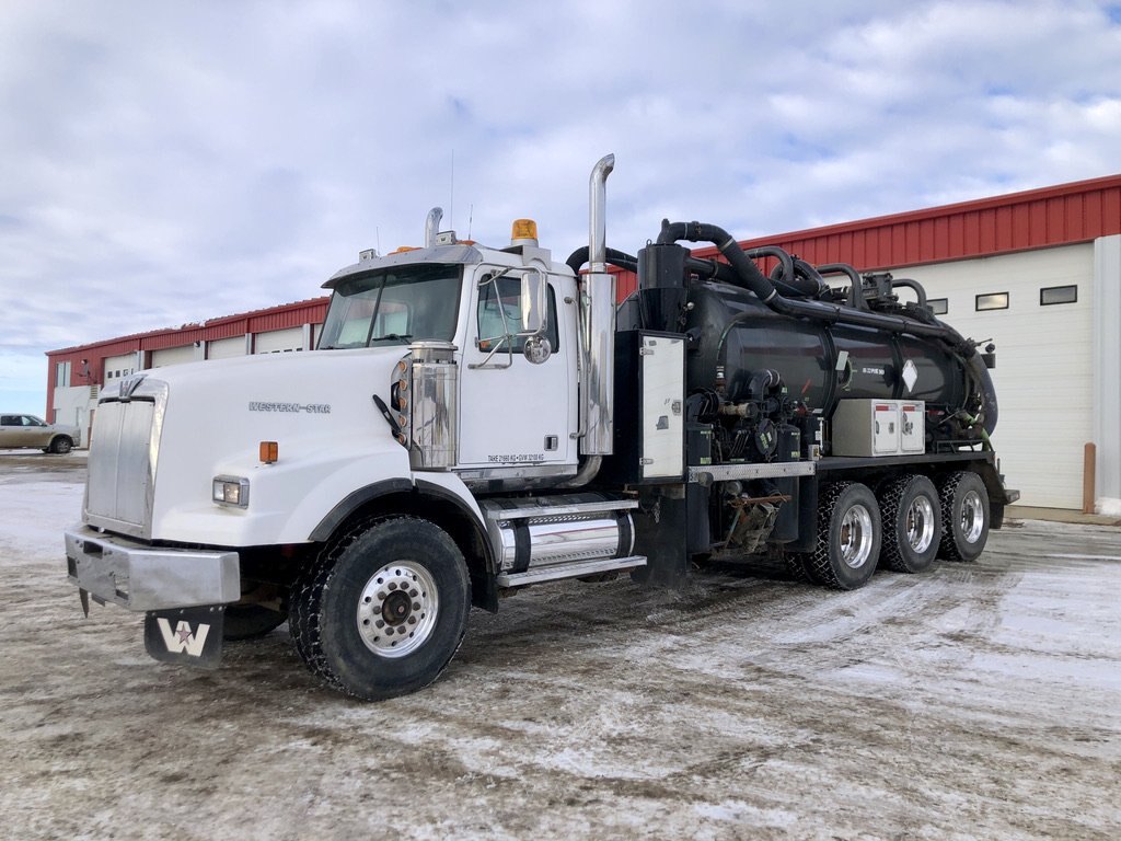 2005 Western Star Tridrive Hydro Vac Truck *FINANCING AVAILABLE*