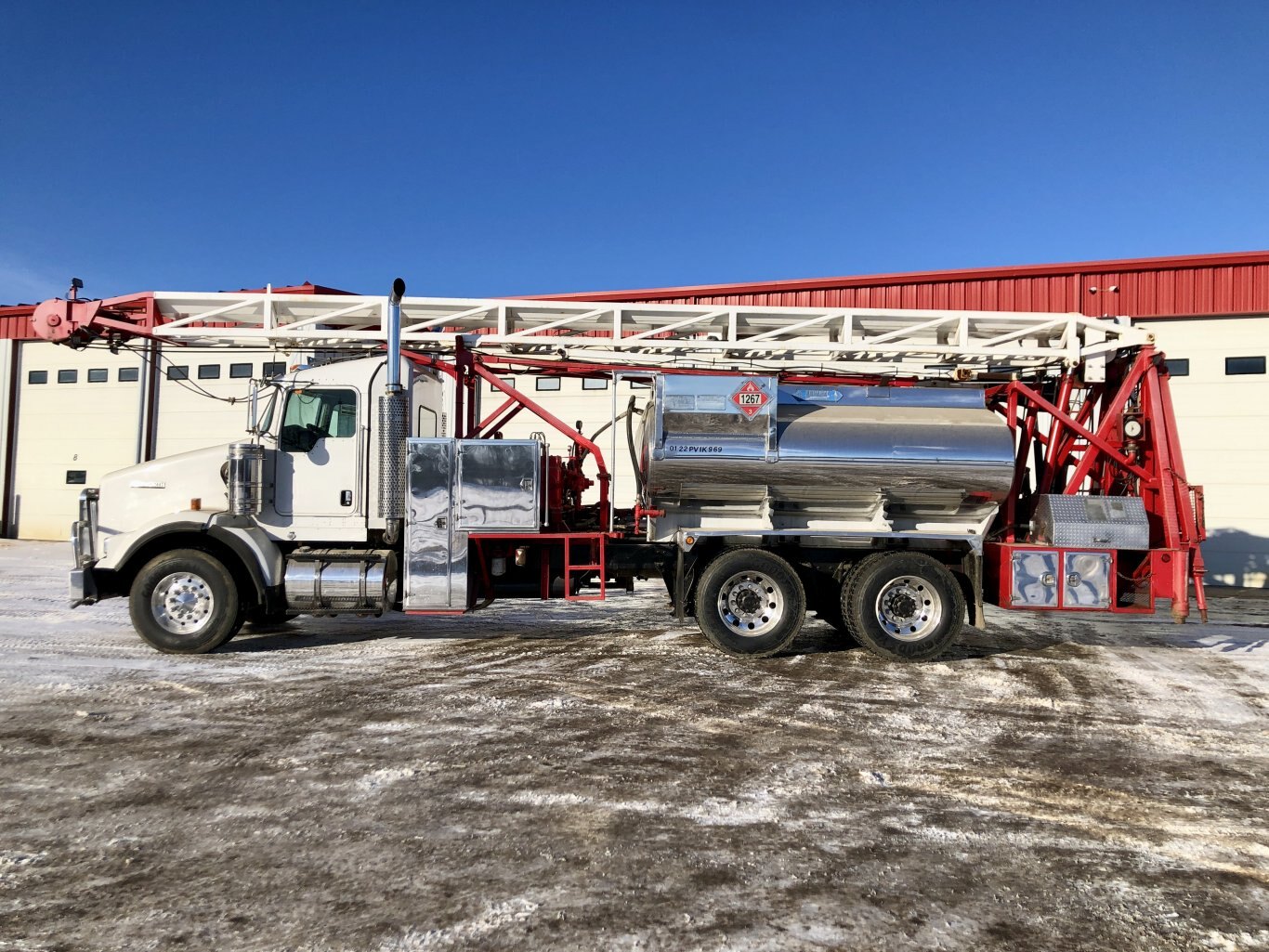 2004 Kenworth T800B T/A 49 Ft Flushby Rig