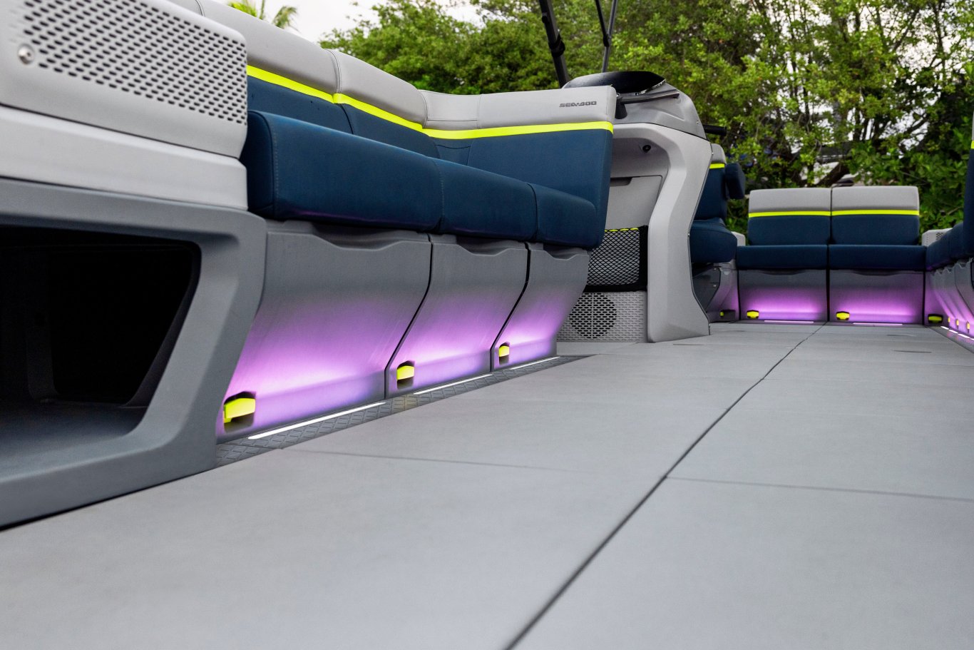 2026 Sea Doo Switch Cruise Limited™ 21 300 hp Harbor Blue