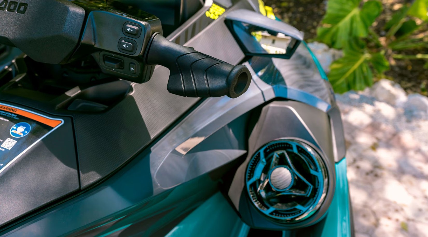 2027 Sea Doo Wake Pro 230 w/ Audio Teal Blue / Manta Green