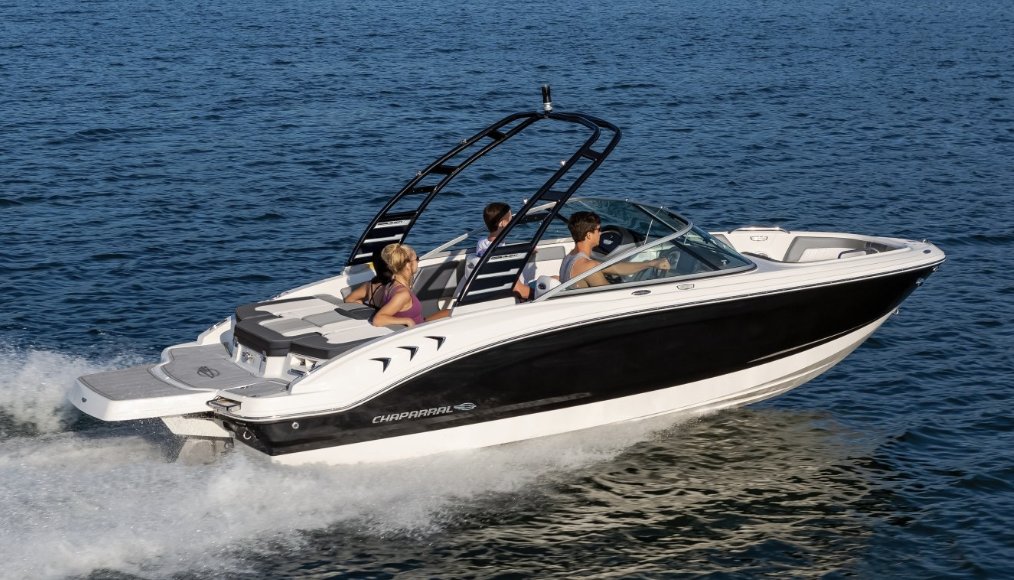 Looking for a New Boat? Consider the 2025 Chaparral 21 SSi