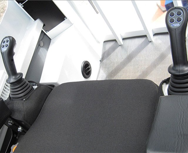 Astec Peterson 5000H Whole Tree Chipper