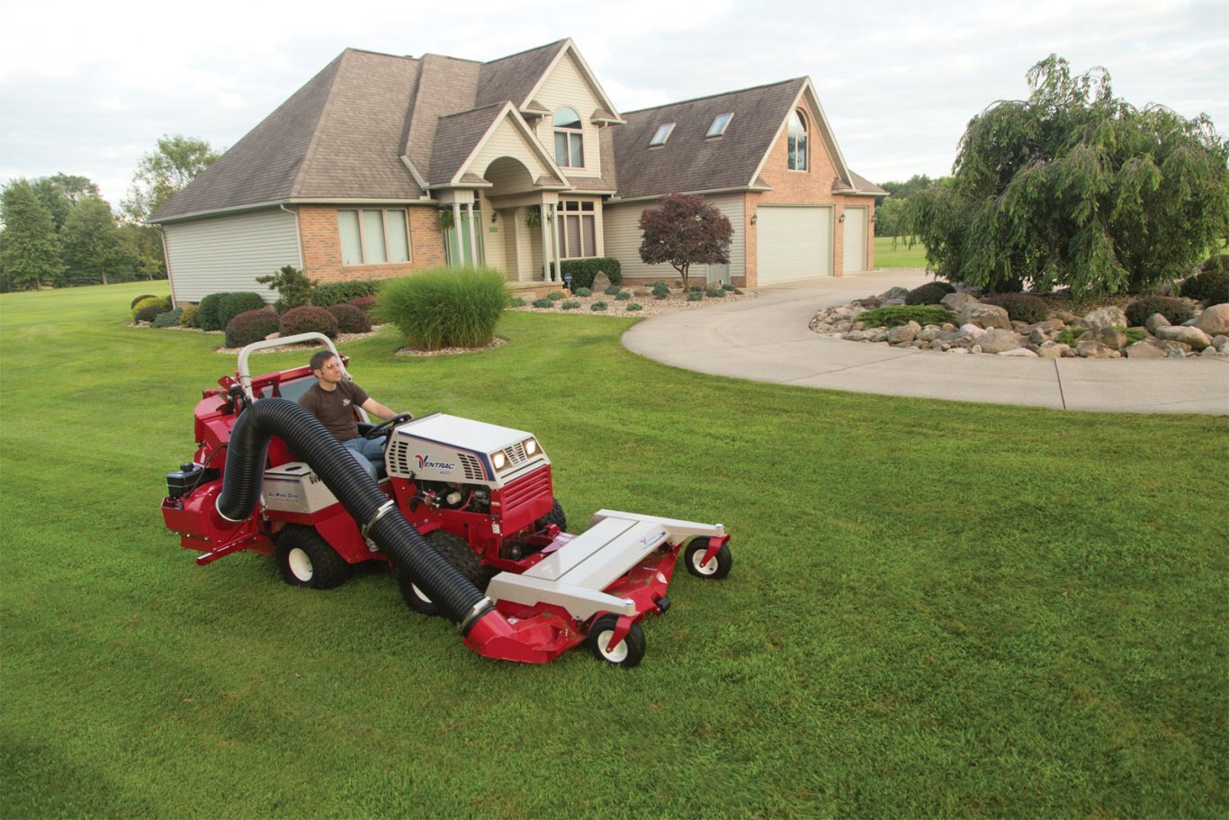 Ventrac RV602 Vacuum Collection System