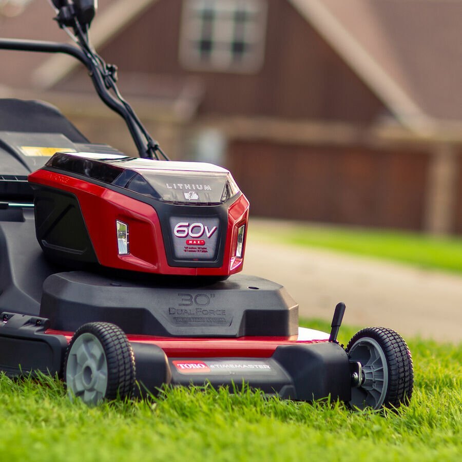 Toro 60V MAX* 30 in. (76 cm) eTimeMaster™ Personal Pace Auto Drive™ Lawn Mower (2) 10.0Ah Batteries/Chargers Included
