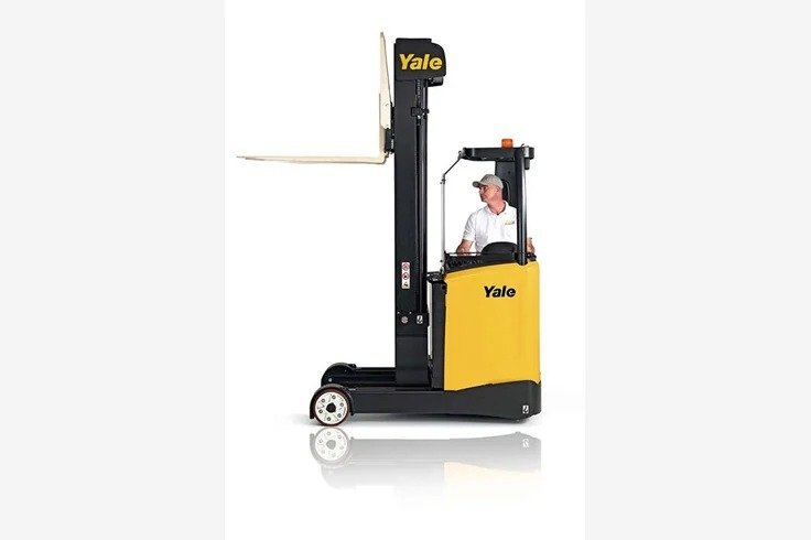 Yale Reach Truck with Moving Mast