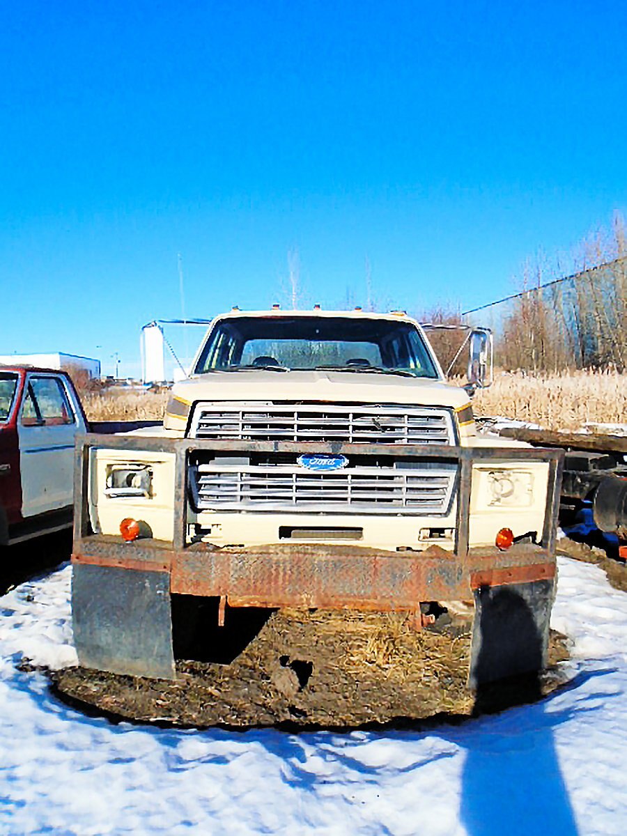 1996 Ford F 800 CRCB Cab & Chassis