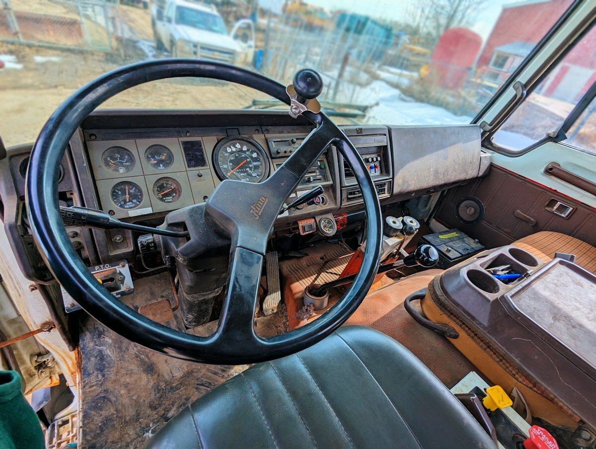 1989 Hino SG 4X2 S/A Truck Tractor