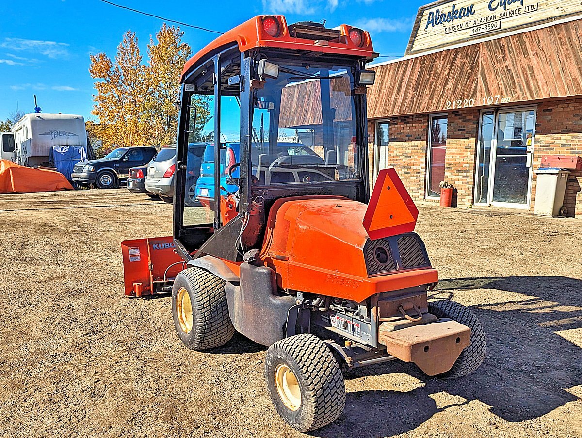 Kubota F3680 Lawn Tractor Unit with Blade Attachment