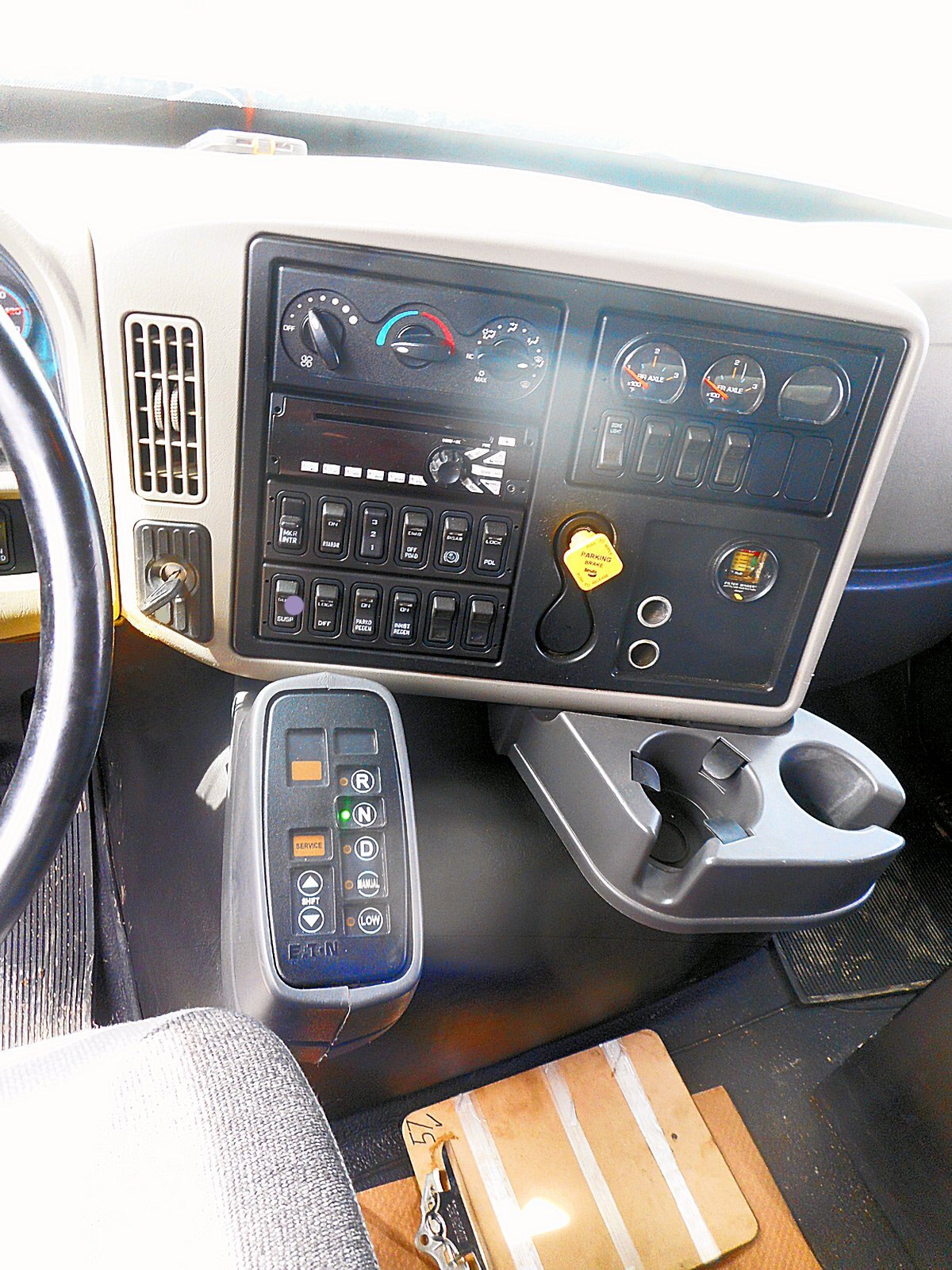 2014 International Workstar 7600 Extended Cab Van Truck