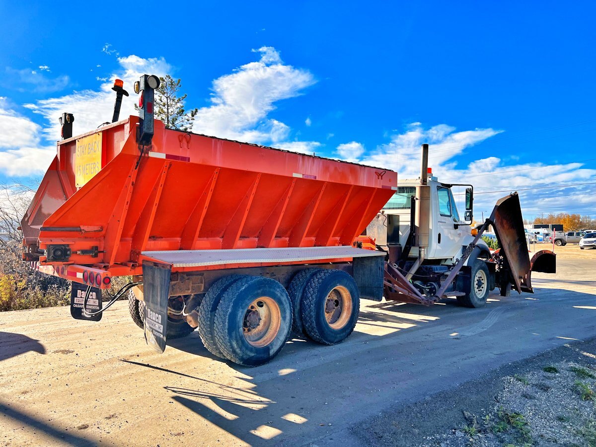 2005 International WorkStar 7500 T/A Sander / Plow Dump Truck x County unit