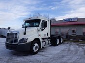 2018 FREIGHTLINER CASCADIA DAY CAB TRACTOR #2217