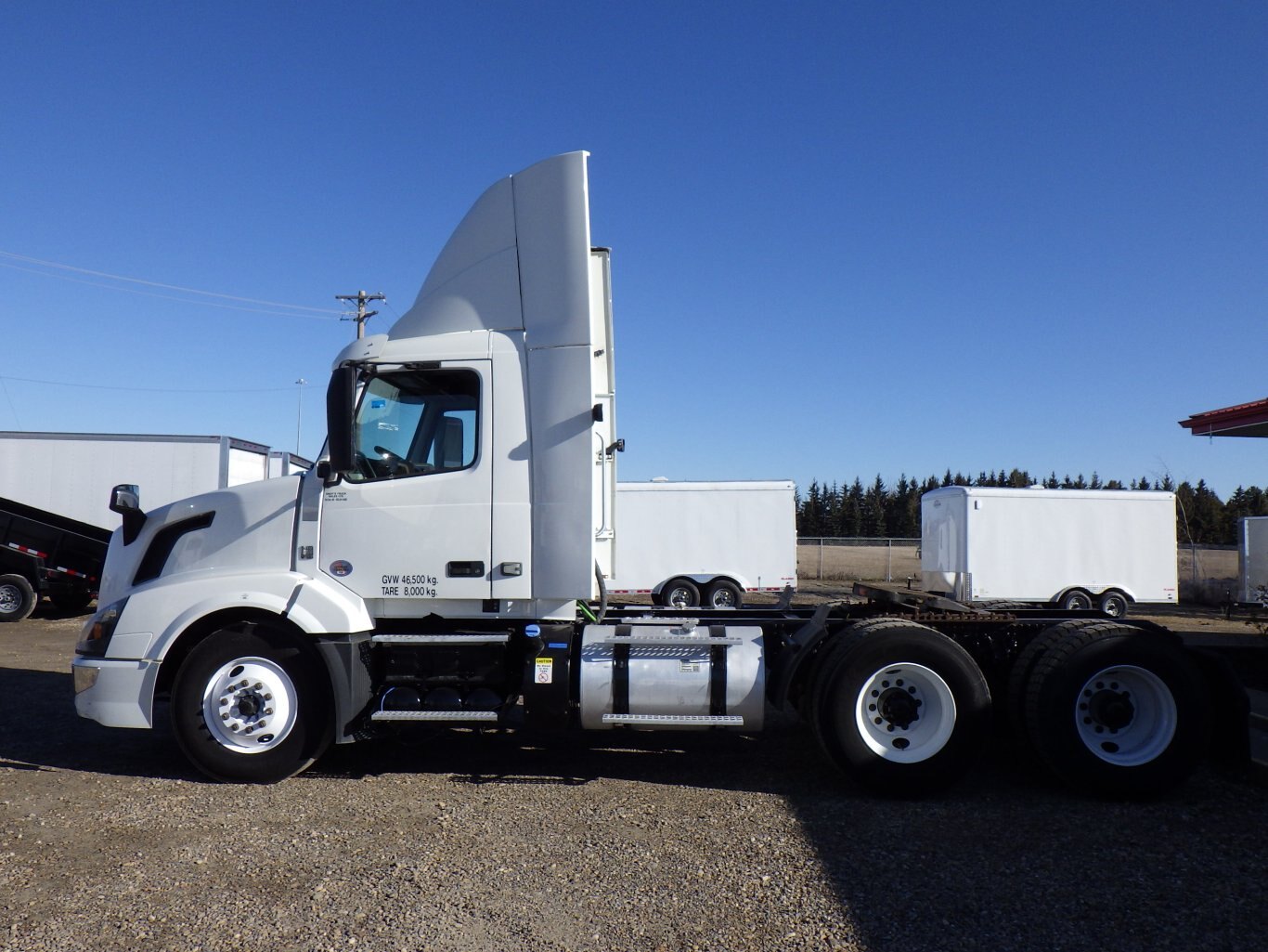 2017 VOLVO VNL64T300 DAY CAB TRACTOR #7794