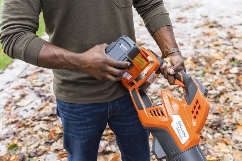 HUSQVARNA Leaf Blaster™ 350iB without battery and charger