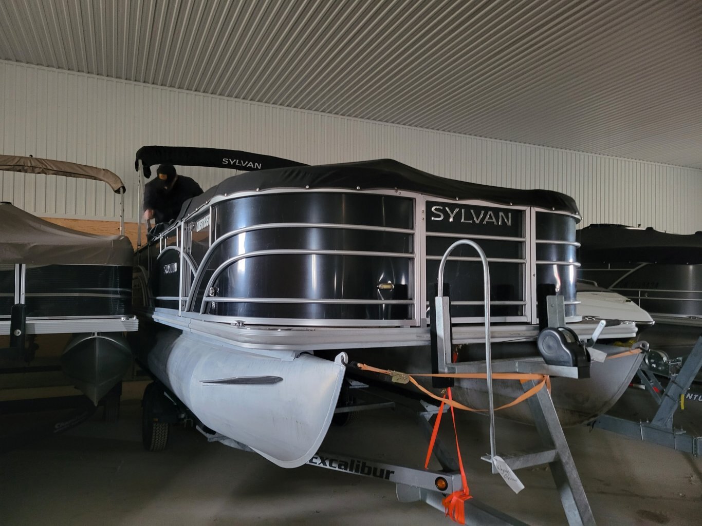 2017 Sylvan Pontoon Boat (Fishing / Cruising) Big 25 Tubes Evinrude has 420hrs Consignment Sale