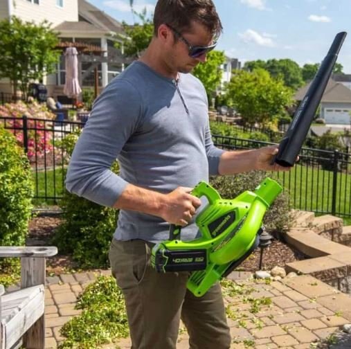 Greenworks 40V 185 MPH 340 CFM Brushless Blower / Leaf Vacuum, 4.0Ah Battery and Charger Included 24222