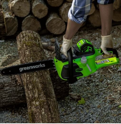 Greenworks 40V 14 Brushless Chainsaw, 2.0Ah Battery and Charger 2000600