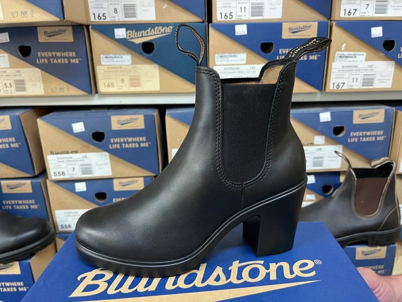 2023 NEW ARRIVAL BLUNDSTONE BOOTS IN STOCK