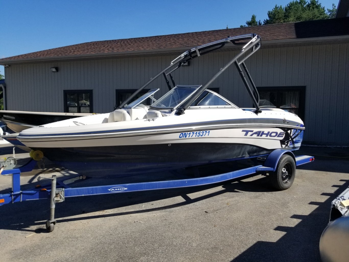 TAHOE WITH MERCRUISER V6 AND ALPHA ONE DRIVE