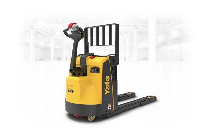 Yale Compact and efficient walkie pallet jack